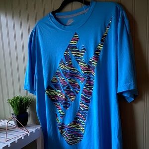 Nike 90s style tshirt